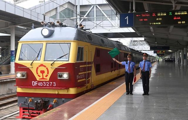 Tăng tốc kết nối đường sắt Việt - Trung- Ảnh 1. Tăng tốc kết nối đường sắt Việt - Trung- Ảnh 1.