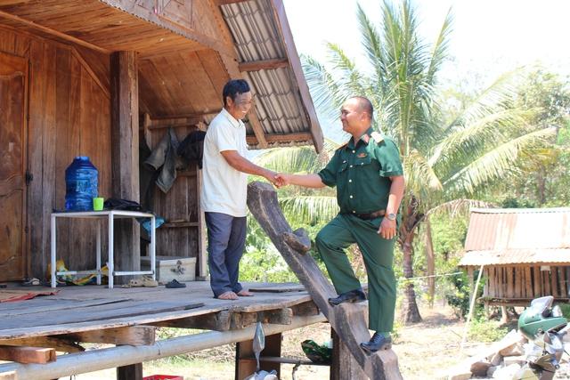Thượng tá Y Tuấn Ê Ban xây dựng thế trận lòng dân vững mạnh ở Tây nguyên - Ảnh 1.