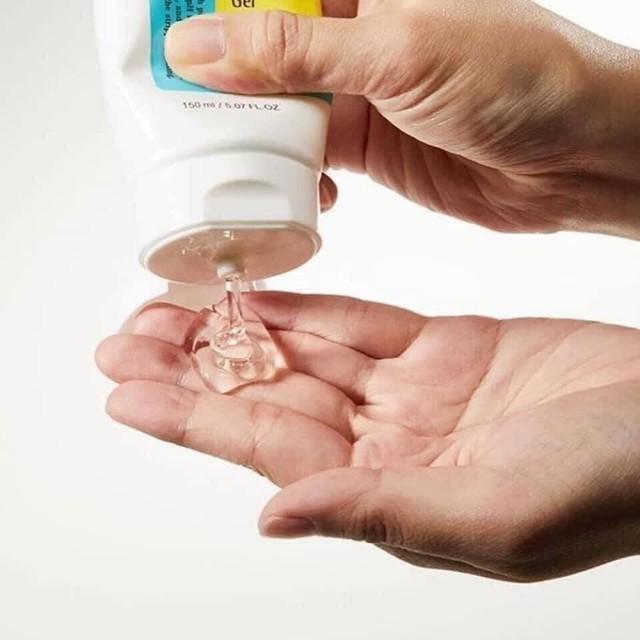 Top 7 sữa rửa mặt cho da dầu mụn sạch sâu, giảm bóng nhờn dù đang hè - Ảnh 10.