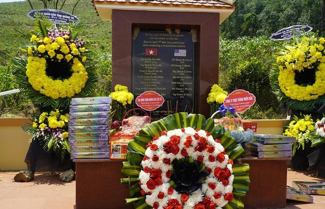 Tìm kiếm quân nhân Mỹ mất tích: Ký ức đau thương dưới chân núi Am - Ảnh 2. Tìm kiếm quân nhân Mỹ mất tích: Ký ức đau thương dưới chân núi Am - Ảnh 2.