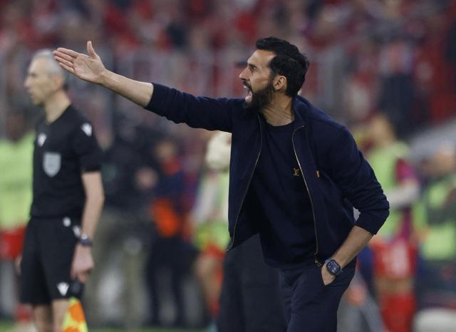 HLV Real Madrid và cầu thủ 'công kích' trọng tài dữ dội, Chủ tịch Perez làm điều hiếm gặp- Ảnh 3.