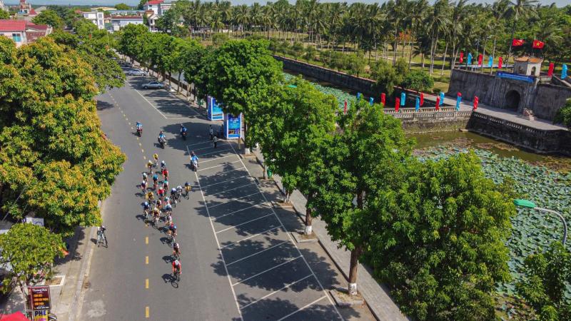 Hoa hậu Thanh Hà mang thông điệp hòa bình - môi trường đến 'đất lửa' Quảng Trị- Ảnh 4. Hoa hậu Thanh Hà mang thông điệp hòa bình - môi trường đến 'đất lửa' Quảng Trị- Ảnh 4.