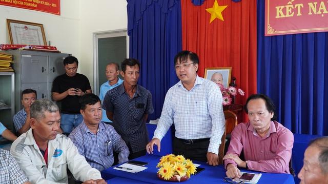 Người dân ở Tân Thành mang cá chết đến cuộc họp, yêu cầu làm rõ nguyên nhân- Ảnh 3. Người dân ở Tân Thành mang cá chết đến cuộc họp, yêu cầu làm rõ nguyên nhân- Ảnh 3.