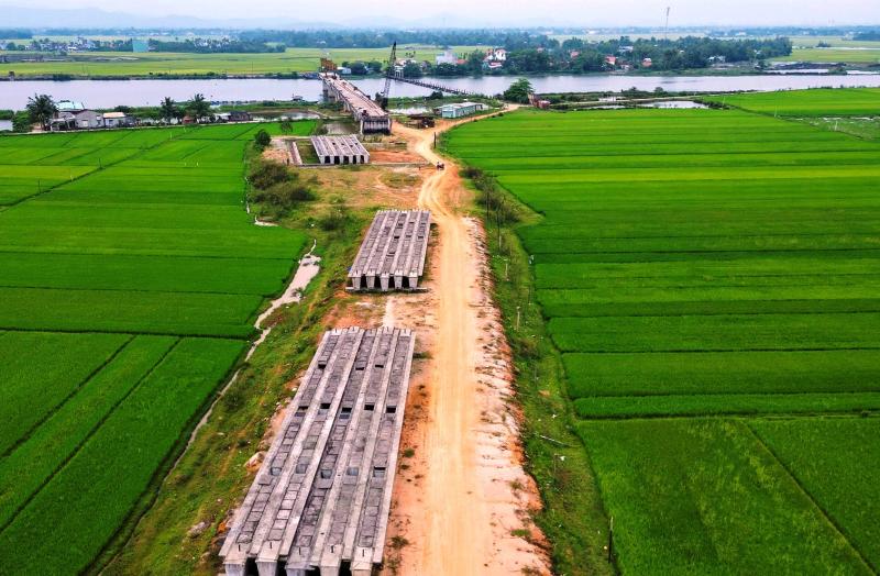 Đà Nẵng: Cận cảnh cầu 220 tỉ bắc qua sông Trường Giang treo gần cả thập niên - Ảnh 24.