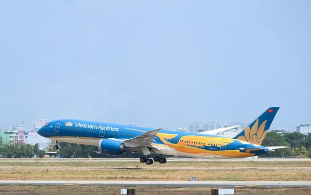 Chủ tịch Vietnam Airlines gửi tâm thư đến cán bộ nhân viên trước 'cơn lốc ngược'- Ảnh 3. Chủ tịch Vietnam Airlines gửi tâm thư đến cán bộ nhân viên trước 'cơn lốc ngược'- Ảnh 3.