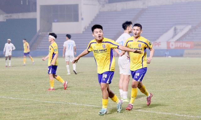 Đội bóng triệu đô của cố vấn Park Hang-seo tiến sát vé thăng hạng V-League- Ảnh 1.