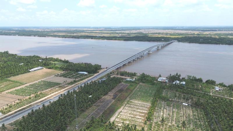 Thông xe cầu Đại Ngãi 2, người dân ngóng trông cầu Đại Ngãi 1 sớm hoàn thành - Ảnh 14.