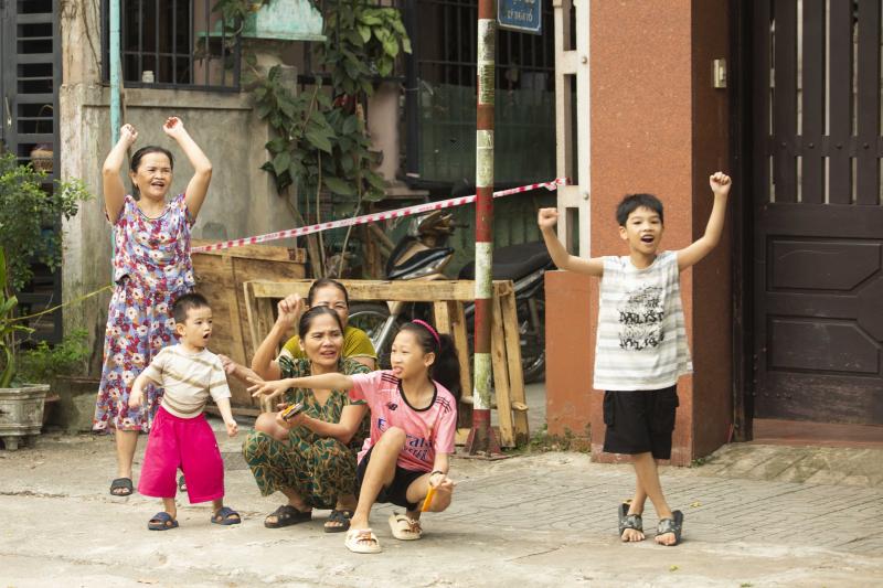 Người dân và du khách thành cổ hào hứng chứng kiến hàng trăm tay đua tranh tài- Ảnh 5. Người dân và du khách thành cổ hào hứng chứng kiến hàng trăm tay đua tranh tài- Ảnh 5.