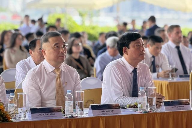 TP.HCM trao quyết định đầu tư 'siêu' cảng Cần Giờ 128.000 tỉ đồng- Ảnh 1. TP.HCM trao quyết định đầu tư 'siêu' cảng Cần Giờ 128.000 tỉ đồng- Ảnh 1.