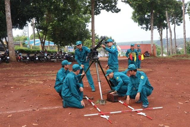 Bộ Quốc phòng giải đáp thắc mắc 'bắt buộc tham gia dân quân tự vệ do thiếu quân'- Ảnh 1. Bộ Quốc phòng giải đáp thắc mắc 'bắt buộc tham gia dân quân tự vệ do thiếu quân'- Ảnh 1.