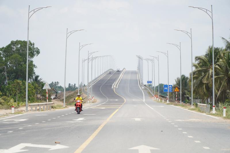 Thông xe cầu Đại Ngãi 2, người dân ngóng trông cầu Đại Ngãi 1 sớm hoàn thành - Ảnh 15.