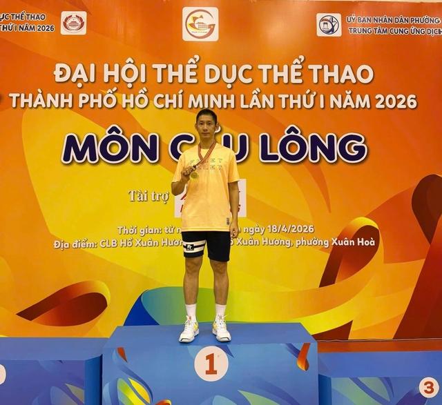 Người hâm mộ nói điều bất ngờ khi Nguyễn Tiến Minh đăng quang ở tuổi 43- Ảnh 1. Người hâm mộ nói điều bất ngờ khi Nguyễn Tiến Minh đăng quang ở tuổi 43- Ảnh 1.