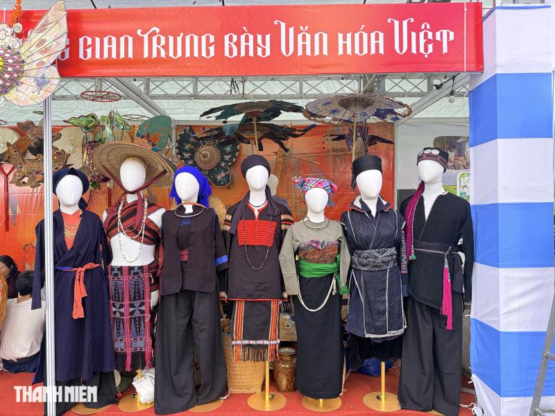 Lễ hội hơn 100 gian hàng ẩm thực giá từ 10.000 đồng ngay trung tâm TP.HCM - Ảnh 12.