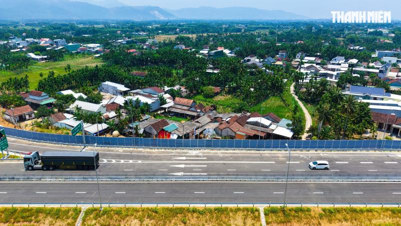 Cao tốc Quảng Ngãi - Hoài Nhơn chính thức thông xe- Ảnh 4. Cao tốc Quảng Ngãi - Hoài Nhơn chính thức thông xe- Ảnh 4.