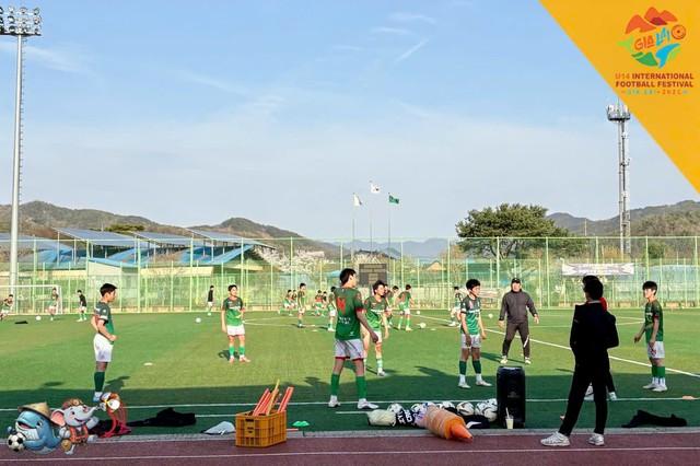 Bầu Đức hạnh phúc, giấc mơ trở thành hiện thực với Festival quốc tế U.14 Gia Lai- Ảnh 2. Bầu Đức hạnh phúc, giấc mơ trở thành hiện thực với Festival quốc tế U.14 Gia Lai- Ảnh 2.