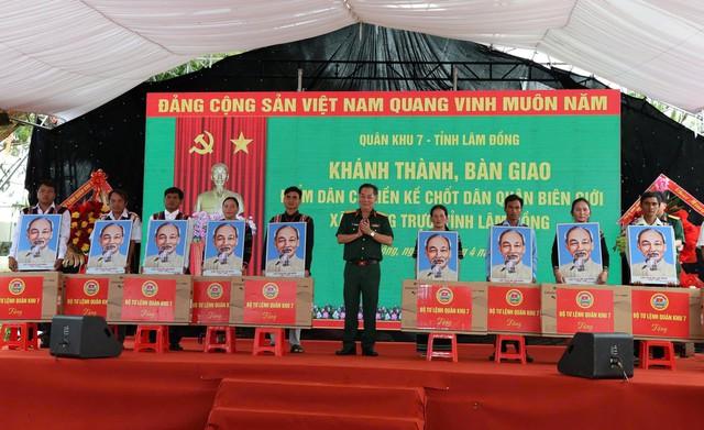 Lâm Đồng bàn giao 60 căn nhà điểm dân cư liền kề xã biên giới Quảng Trực- Ảnh 3.