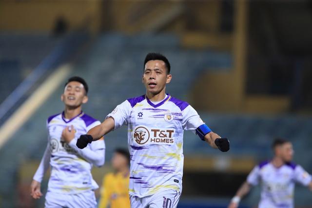 Đấu trí kinh điển giữa HLV Kewell và trợ lý cũ ông Park Hang-seo: Cực đáng xem- Ảnh 2. Đấu trí kinh điển giữa HLV Kewell và trợ lý cũ ông Park Hang-seo: Cực đáng xem- Ảnh 2.