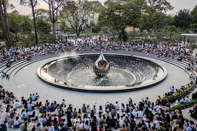 Thành phố đã nở biết bao đóa hoa nghĩa tình- Ảnh 2.