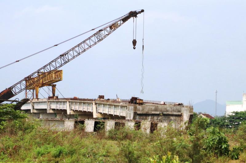 Đà Nẵng: Cận cảnh cầu 220 tỉ bắc qua sông Trường Giang treo gần cả thập niên - Ảnh 12.