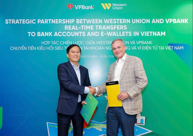 VPBank hợp tác Western Union nhận kiều hối vào ví điện tử, tài khoản siêu tốc- Ảnh 1. VPBank hợp tác Western Union nhận kiều hối vào ví điện tử, tài khoản siêu tốc- Ảnh 1.