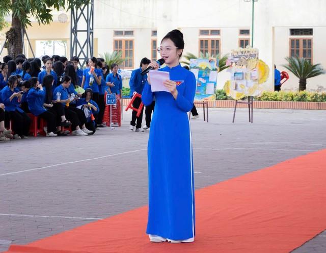 Nữ sinh Hà Tĩnh gây 'sốt' mạng xã hội với bài phát biểu đầy khí chất- Ảnh 3. Nữ sinh Hà Tĩnh gây 'sốt' mạng xã hội với bài phát biểu đầy khí chất- Ảnh 3.