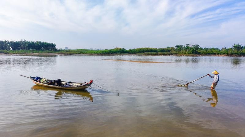 Mưu sinh trên sông Trà: Săn “lộc trời” dưới cát - Ảnh 4. Mưu sinh trên sông Trà: Săn “lộc trời” dưới cát - Ảnh 4.