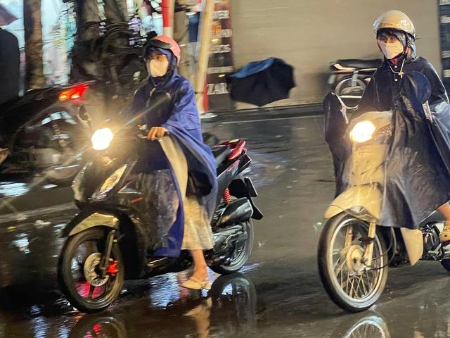 Không khí lạnh gây ra đợt mưa giông trước nghỉ lễ 30.4 - 1.5- Ảnh 1.