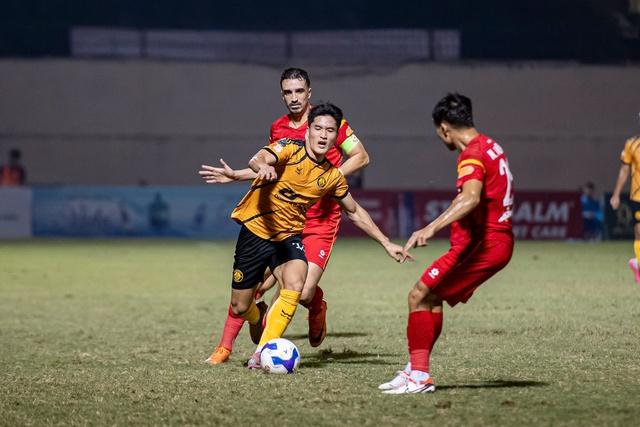 Sao U.23 Việt Nam ghi bàn quý hơn vàng, Thanh Hóa quật ngã PVF-CAND: Sắp trụ hạng thành công!- Ảnh 2. Sao U.23 Việt Nam ghi bàn quý hơn vàng, Thanh Hóa quật ngã PVF-CAND: Sắp trụ hạng thành công! - Ảnh 2.