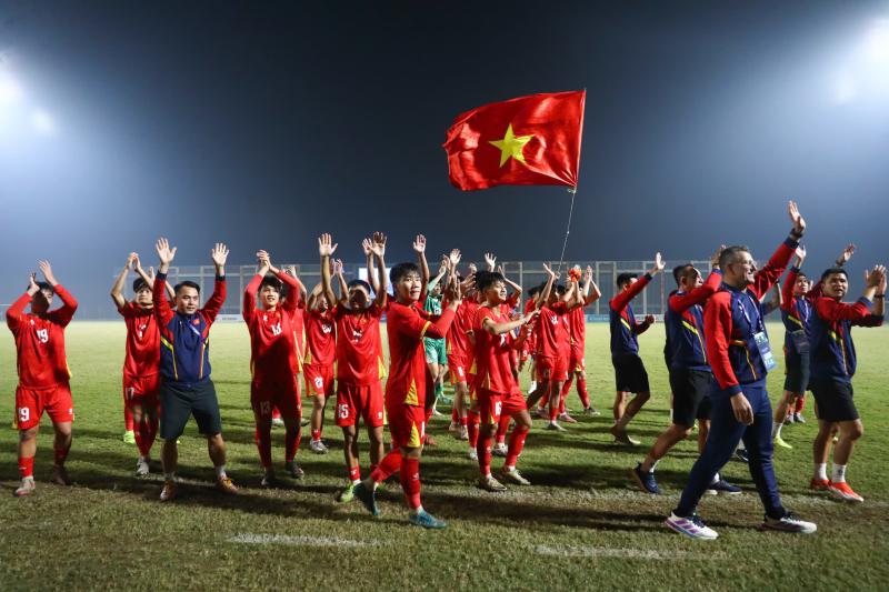 Bóng đá Việt Nam có thêm một 'quái kiệt' nữa: Cristiano Roland!- Ảnh 5. Bóng đá Việt Nam có thêm một 'quái kiệt' nữa: Cristiano Roland!- Ảnh 5.