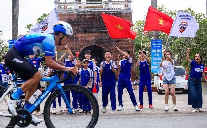 Hơn 260 cua rơ tranh tài tại Thành cổ Quảng Trị, lan tỏa thông điệp hòa bình- Ảnh 16. Hơn 260 cua rơ tranh tài tại Thành cổ Quảng Trị, lan tỏa thông điệp hòa bình- Ảnh 16.
