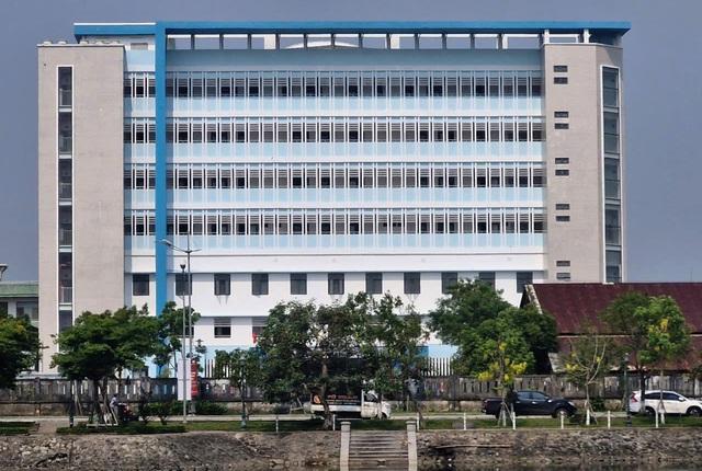 Đưa vào sử dụng Khu điều trị kỹ thuật cao gần 180 tỉ 'treo' suốt nhiều năm - Ảnh 1.