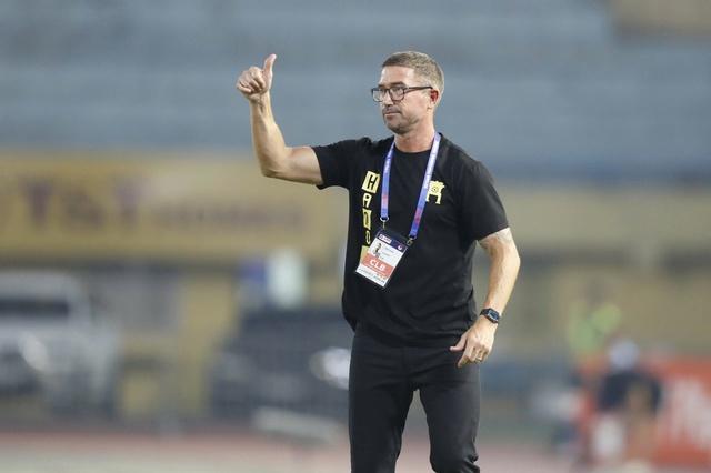 HLV Harry Kewell bất ngờ tiết lộ tâm trạng, nói rất thẳng những điều đặc biệt ở Hà Nội- Ảnh 3.