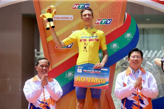 Cú đẩy xe đẳng cấp mang về chiến thắng ngoạn mục cho tay đua người New Zealand- Ảnh 6. Cú đẩy xe đẳng cấp mang về chiến thắng ngoạn mục cho tay đua người New Zealand- Ảnh 6.