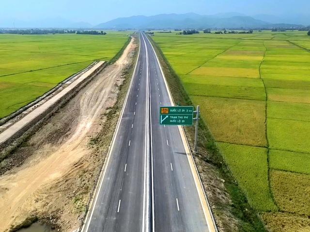 Vướng mặt bằng, cao tốc Bắc - Nam qua Đắk Lắk chưa thông xe hoàn toàn- Ảnh 1.