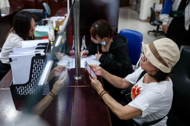 Nâng ngưỡng thu nhập vãng lai tính thuế lên 5 triệu đồng đã đủ chưa?- Ảnh 1.