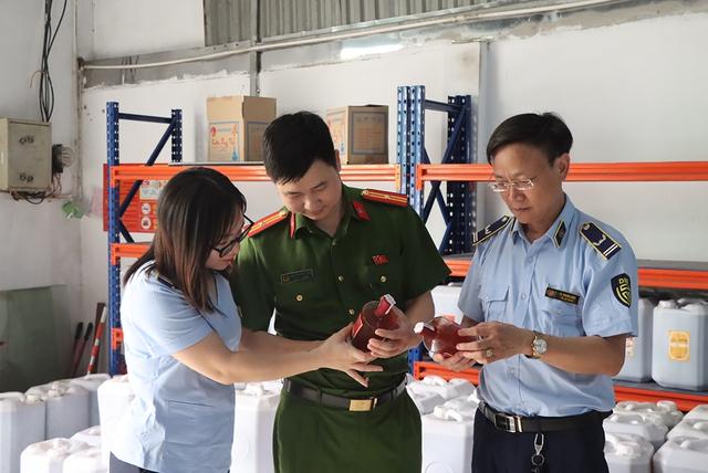 Mạnh tay truy quét hàng nhái, giả- Ảnh 1.