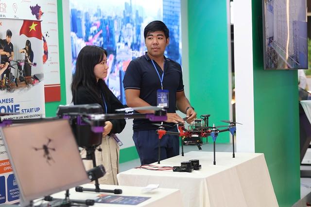 Việt Nam được nâng hạng tín nhiệm- Ảnh 1. Việt Nam được nâng hạng tín nhiệm- Ảnh 1.