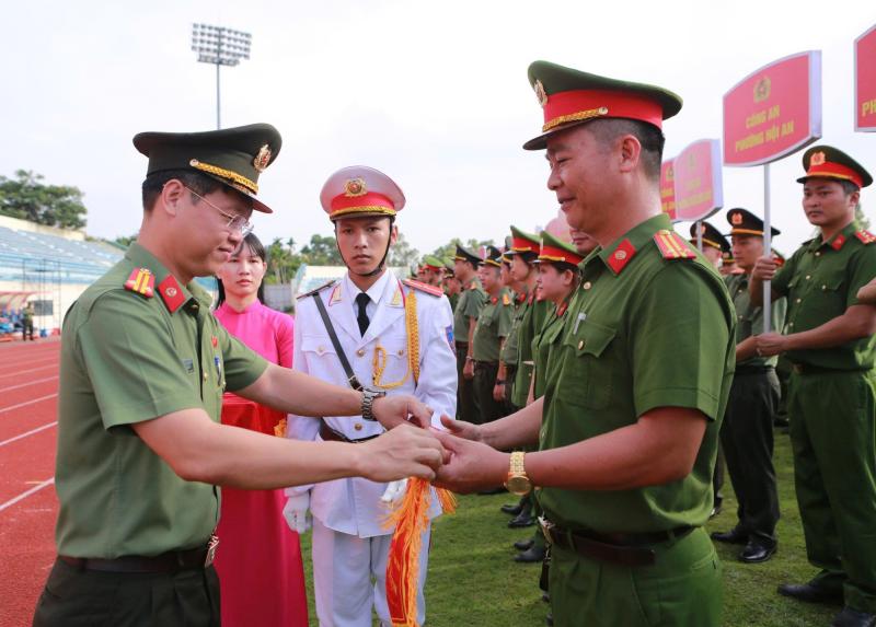 Gần 1.600 chiến sĩ Công an thành phố Đà Nẵng tranh tài tại hội thao Khỏe vì an ninh Tổ quốc - Ảnh 4. Gần 1.600 chiến sĩ Công an thành phố Đà Nẵng tranh tài tại hội thao Khỏe vì an ninh Tổ quốc - Ảnh 4.