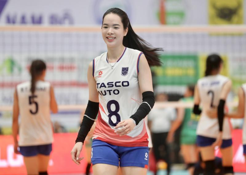 Chiêm ngưỡng dàn bóng hồng tài sắc vẹn toàn ở Cúp bóng chuyền VTV9 - Bình Điền- Ảnh 5. Chiêm ngưỡng dàn bóng hồng tài sắc vẹn toàn ở Cúp bóng chuyền VTV9 - Bình Điền- Ảnh 5.
