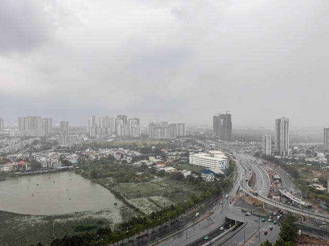 Chiều nay, TP.HCM nhiều nơi mưa lớn như trút nước- Ảnh 1. Chiều nay, TP.HCM nhiều nơi mưa lớn như trút nước- Ảnh 1.
