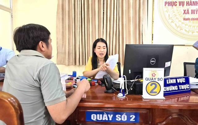 Thủ tục gọn, dân lợi: Số hóa từ cơ sở giúp dân 'đến xã là xong'- Ảnh 2.