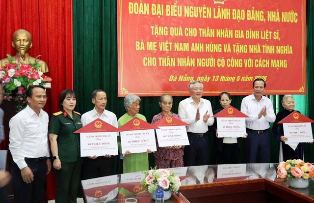 Nguyên Phó thủ tướng trao nhà tình nghĩa cho gia đình người có công tại Đà Nẵng- Ảnh 3. Nguyên Phó thủ tướng trao nhà tình nghĩa cho gia đình người có công tại Đà Nẵng- Ảnh 3.