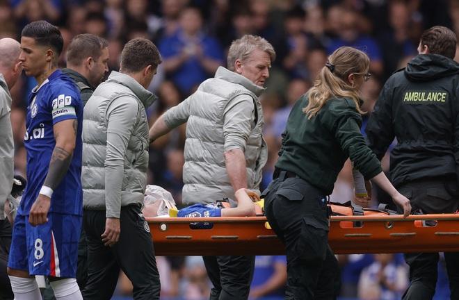 Cầu thủ 18 tuổi chấn thương kinh hoàng trận ra mắt, Chelsea 'thua thảm' trên sân nhà- Ảnh 1.