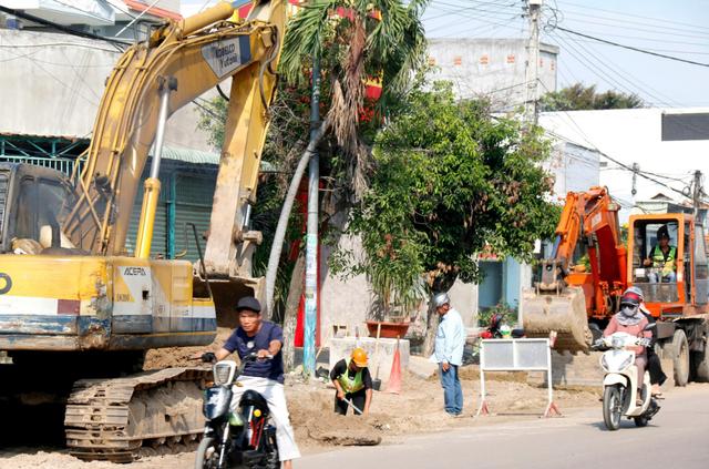 Đường ven biển Mũi Né vẫn xấu xí, nhếch nhác- Ảnh 1.