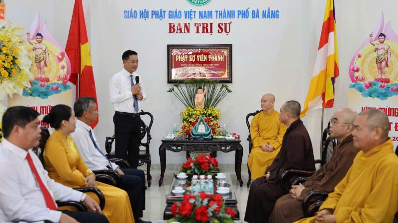 Lãnh đạo Đà Nẵng thăm Giáo hội Phật giáo, lan tỏa tinh thần từ bi mùa Phật đản- Ảnh 5. Lãnh đạo Đà Nẵng thăm Giáo hội Phật giáo, lan tỏa tinh thần từ bi mùa Phật đản- Ảnh 5.