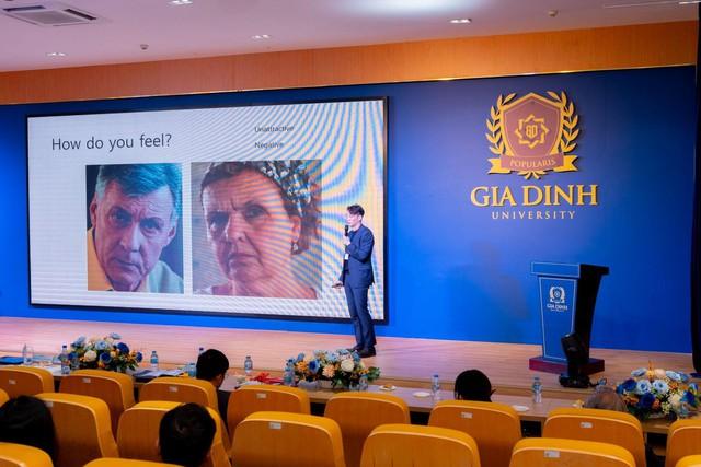Khi kiểm soát biến chứng trở thành trọng tâm trong phẫu thuật tạo hình hiện đại - Ảnh 3. Khi kiểm soát biến chứng trở thành trọng tâm trong phẫu thuật tạo hình hiện đại - Ảnh 3.