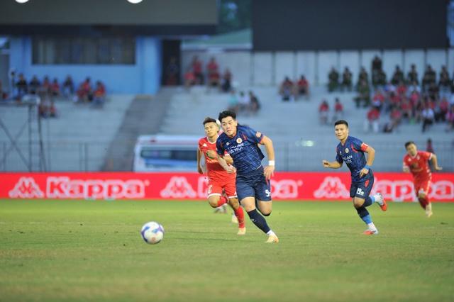 Có 'ngoại binh' cạnh tranh với Đình Bắc ở đội tuyển Việt Nam, HLV Kim Sang-sik càng vui- Ảnh 2.