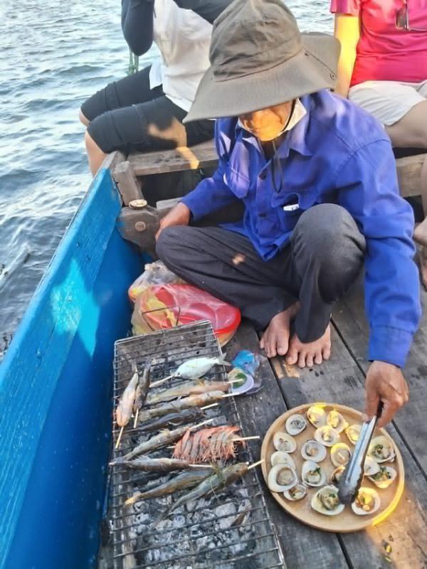 Đi 'giải nóng' ở phá Tam Giang- Ảnh 4.