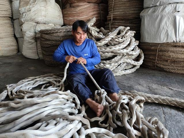 Xóm cắt lưới, phá dây thừng ở TP.HCM- Ảnh 4. Xóm cắt lưới, phá dây thừng ở TP.HCM- Ảnh 4.
