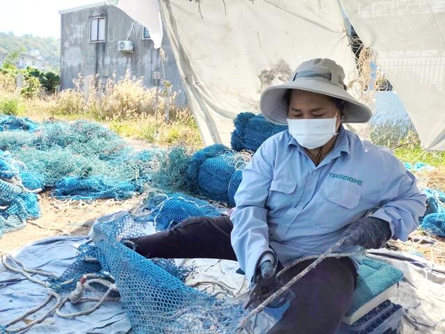 Xóm cắt lưới, phá dây thừng ở TP.HCM- Ảnh 3. Xóm cắt lưới, phá dây thừng ở TP.HCM- Ảnh 3.